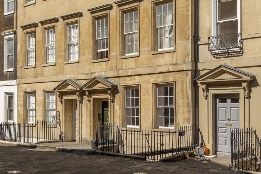 Georgian Apartment Located In The Center Of Bath. Exterior foto